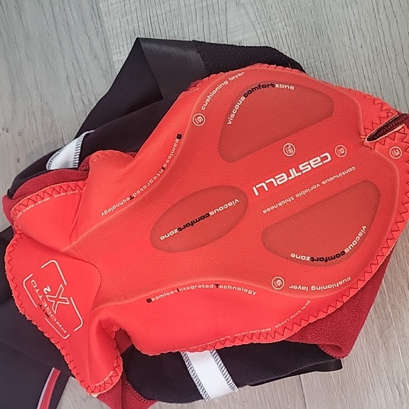 Castelli Black and Red Cycling Jacket & padded Bib pants XL womens - Picture 4 of 15